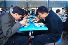 完全改变了以往菜一、冷热不均的环境